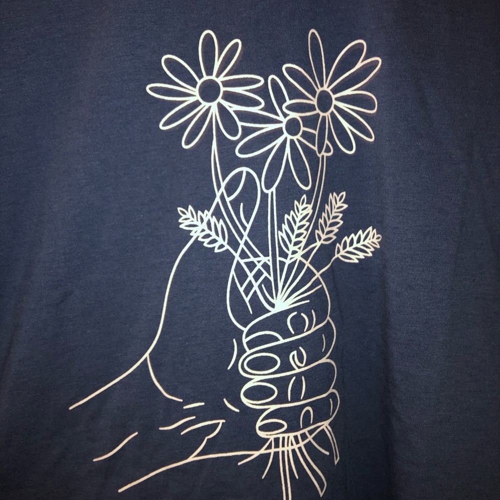 Blue graphic tee💙
